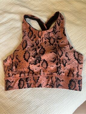 Stronger Label Sports Bra/Crop Top - Size M